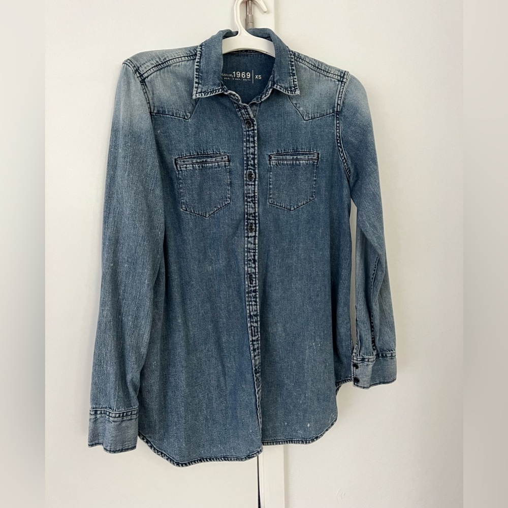 Gap 1969 Boyfriend Jean shirt.